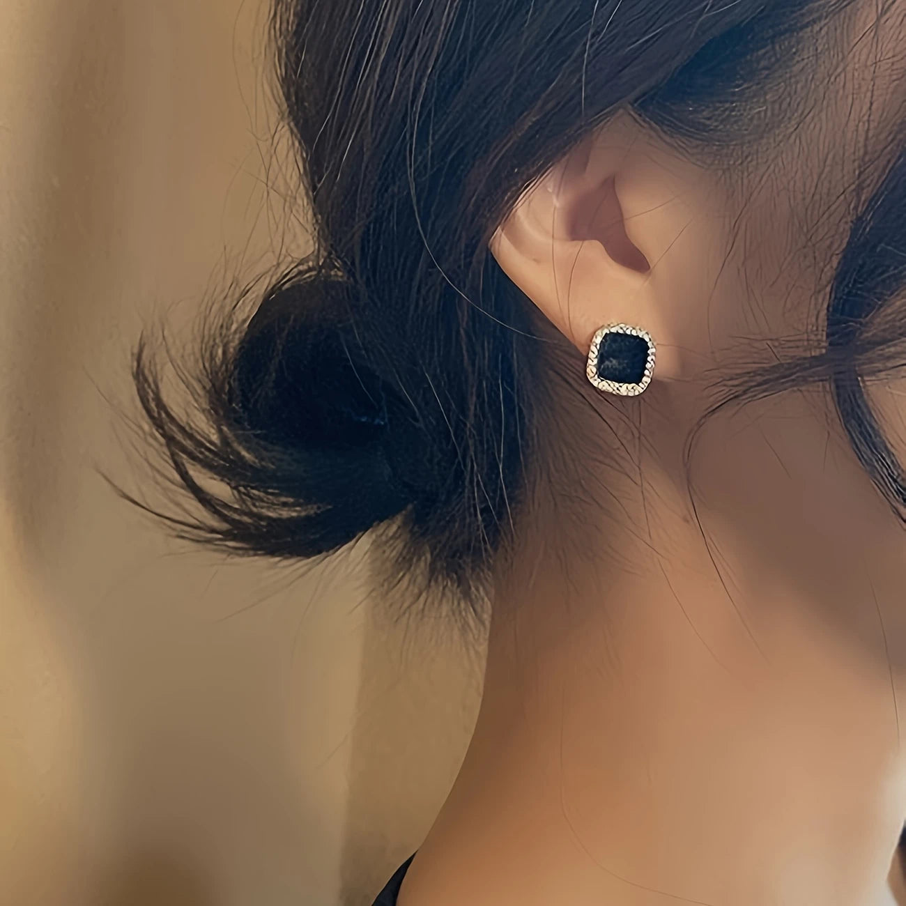 Trendy And Minimalist Style Stud Earrings Rhinestone Decor Geometric Square Stud Earrings For Women.