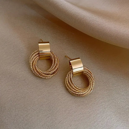 New Temperament Simple Earrings Fashion Ins Cold Wind Earrings.