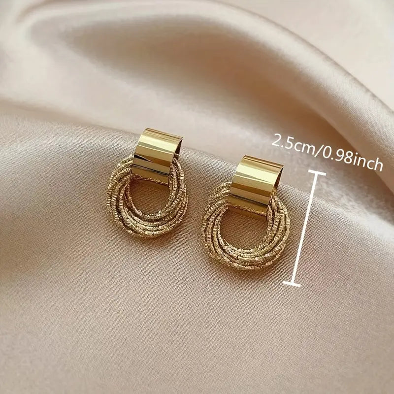 New Temperament Simple Earrings Fashion Ins Cold Wind Earrings.