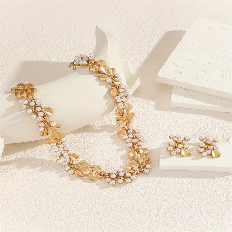 [Everyday Elegance] Elegant Boho-Chic Faux Pearl & Golden Leaf Jewelry Set.