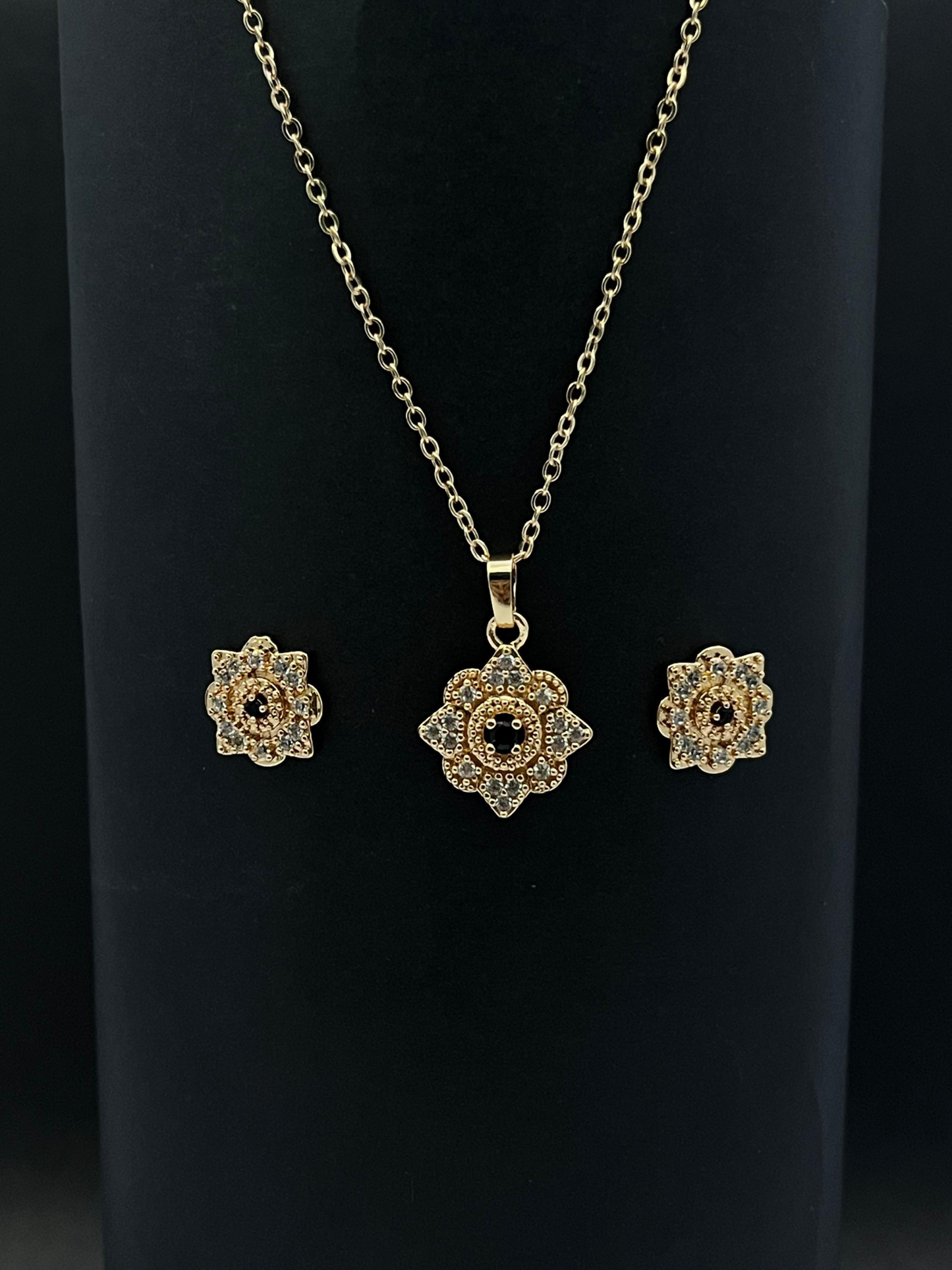 Black Floral Pendant set